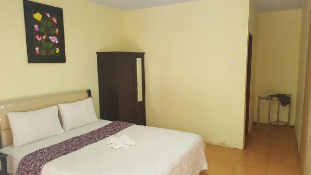 Adel'S Guest House Malang Exterior foto